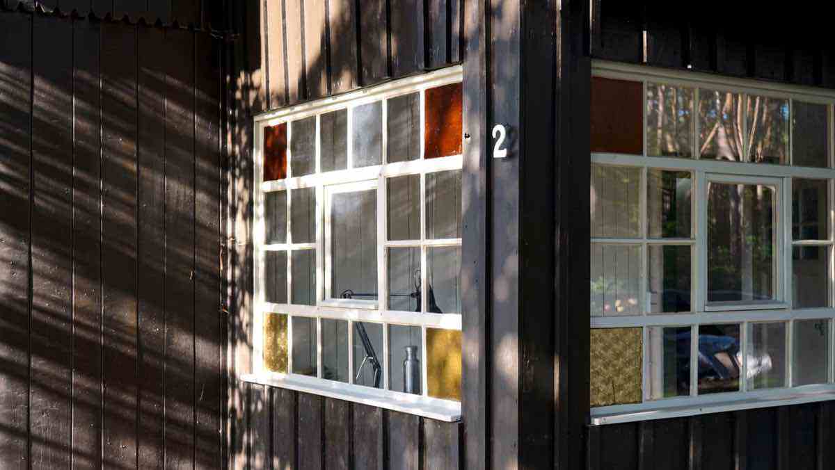  Mineralisch gefärbtes Glas. 