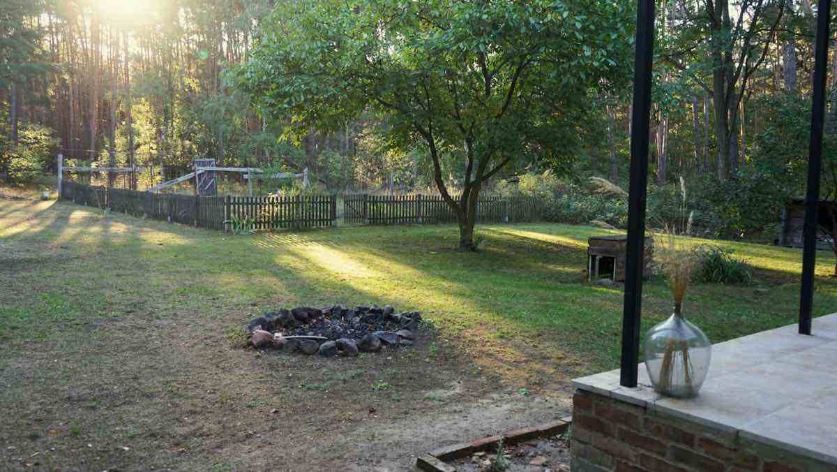  Große Feuerstelle für Outdoor-Meetings. 